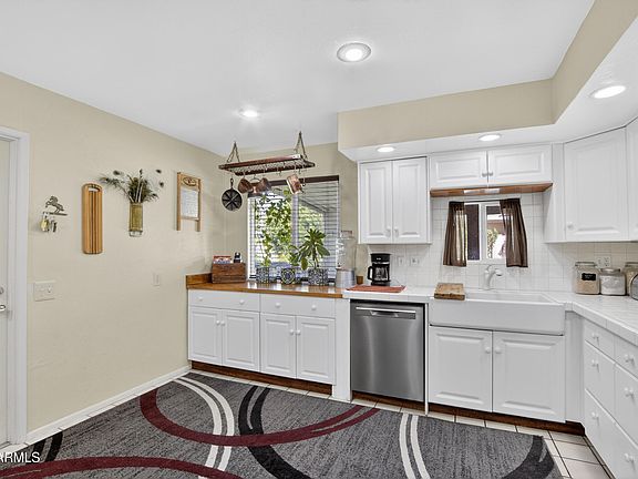 3rd image of 9726 W PINERIDGE Drive