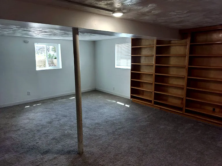 220 E Greenwood Ave — Photo 12