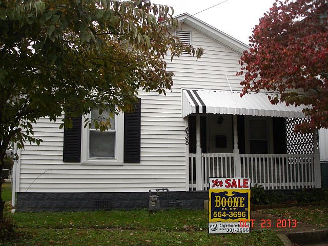 1st image of 438 Wood St