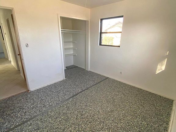 4th image of 1105 W Hermosa Dr