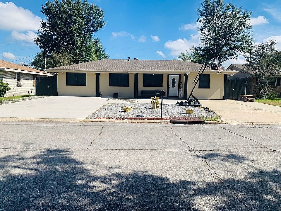 1st image of 237 El Paso Dr