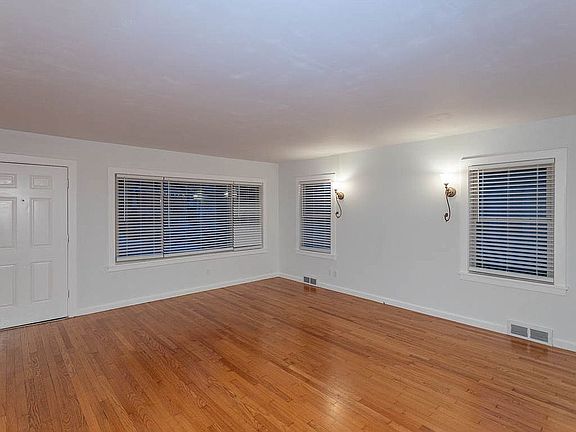 5th image of 5915 Charlotte St