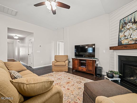 5th image of 277 Thornbury Street