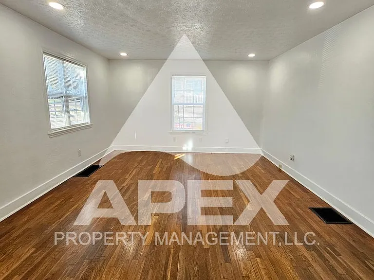 3710 S Haven Rd SE — Photo 6