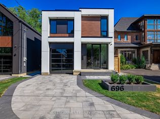 696 Montbeck Cres, Mississauga, ON L5G 1P3