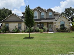104 Abrego Lake Dr, Floresville, TX 78114