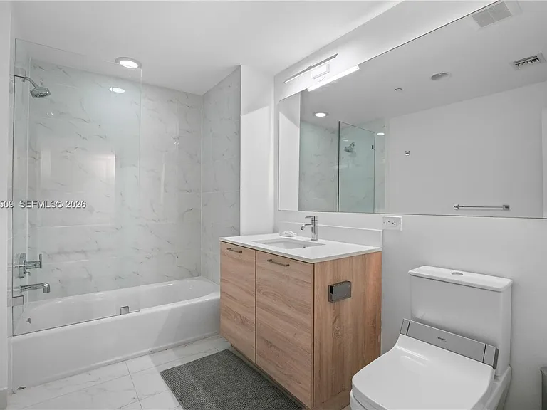 16385 NE Biscayne Blvd #1402 — Photo 23