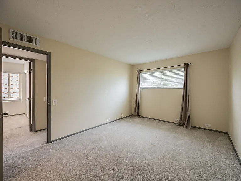 4710 N 10th Pl — Photo 10