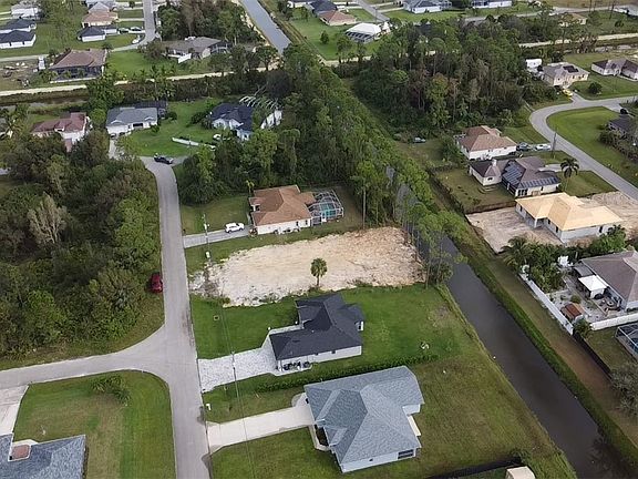 4th image of 916 Angelo Ave