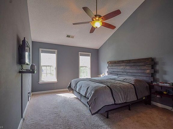 4th image of 145 Village Club Ln