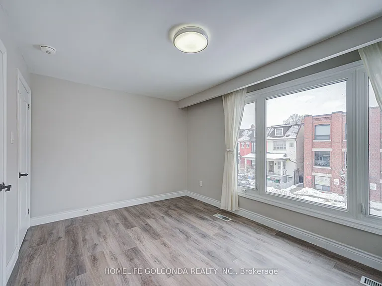 59 Wolseley St #UPPER — Photo 12