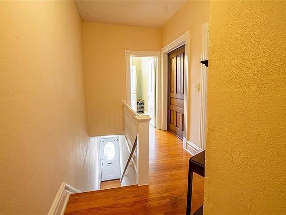 3rd image of 4143 Flad Ave