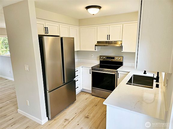 3rd image of 23204 36th Street NE