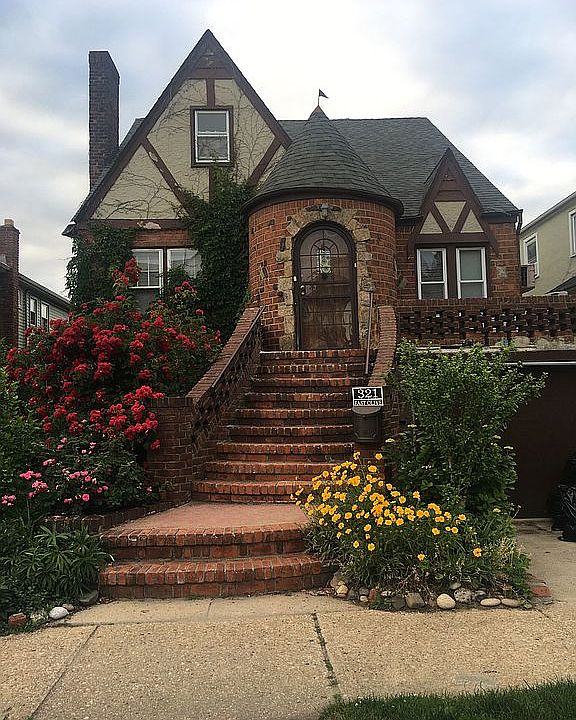 1st image of 321 E Olive St