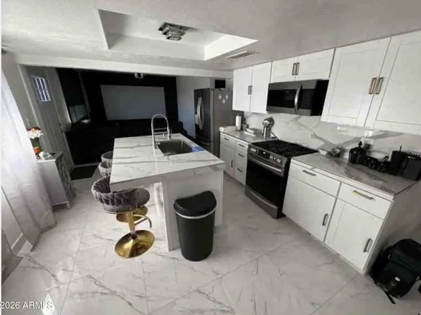 8830 W GLENROSA Avenue, Phoenix, AZ 85037