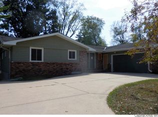 2114 W Newman Pkwy, Peoria, IL 61604