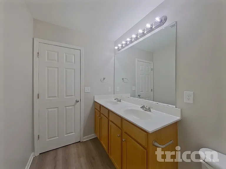 11035 Elven Dr — Photo 21