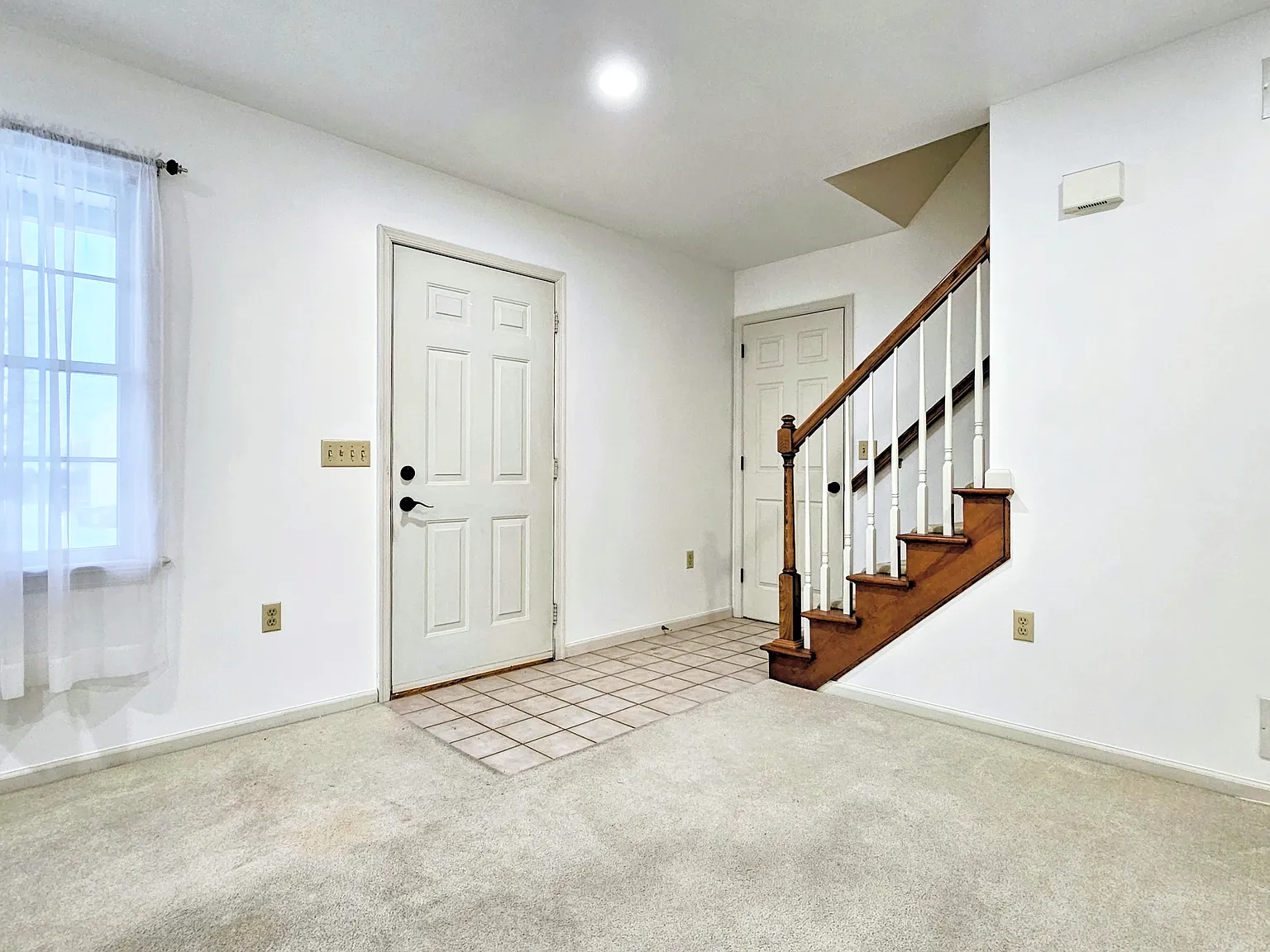3 bed, 2.5 bath, 1456 sqft, $1,695 — Photo 3