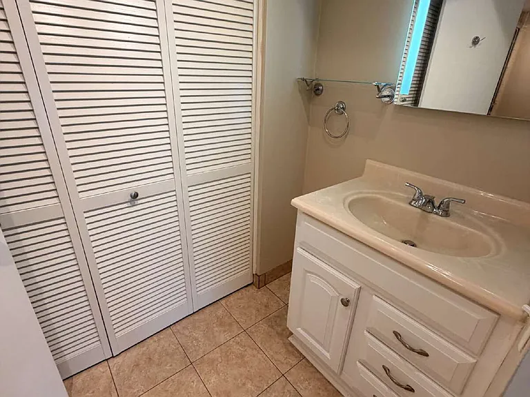 14001 Dominion Ct — Photo 32