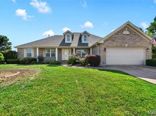 3201 Bear Tracks Dr, Wentzville, MO 63385