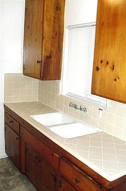 5th image of 3230 W 113th St APT E