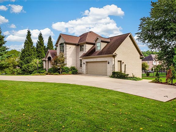 3rd image of 2383 Morrow Rd