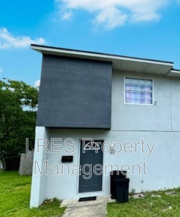 1st image of 1601 Terrace Dr