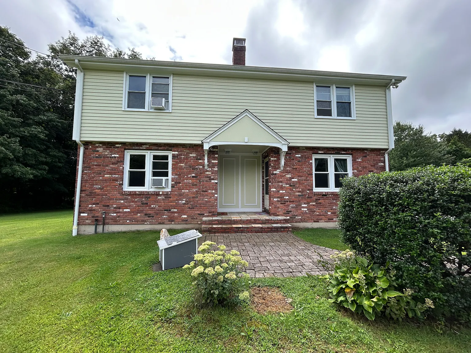 2 bed, 1014 sqft, $2,300 — Photo 3