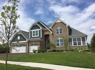 8 Hawthorn Dr, Hawthorn Woods, IL 60047