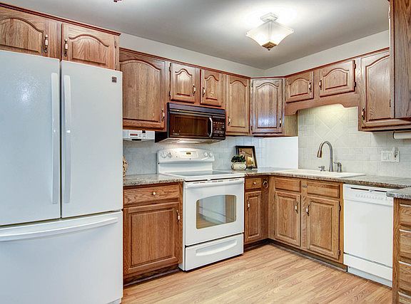3rd image of 2929 Sunnyside Dr APT A302