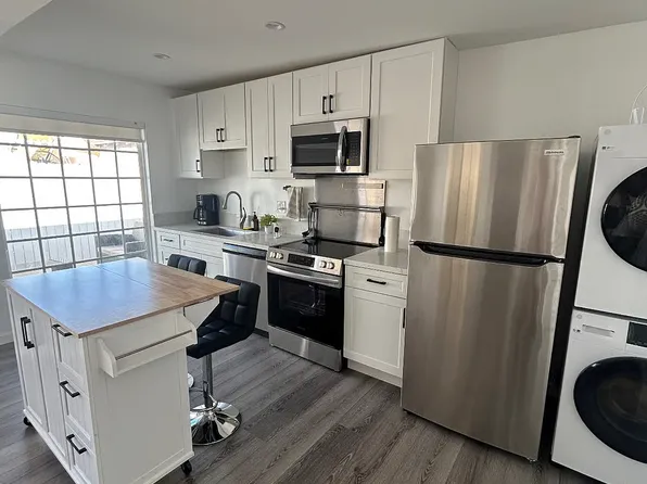 (undisclosed Address), Long Beach, CA 90815