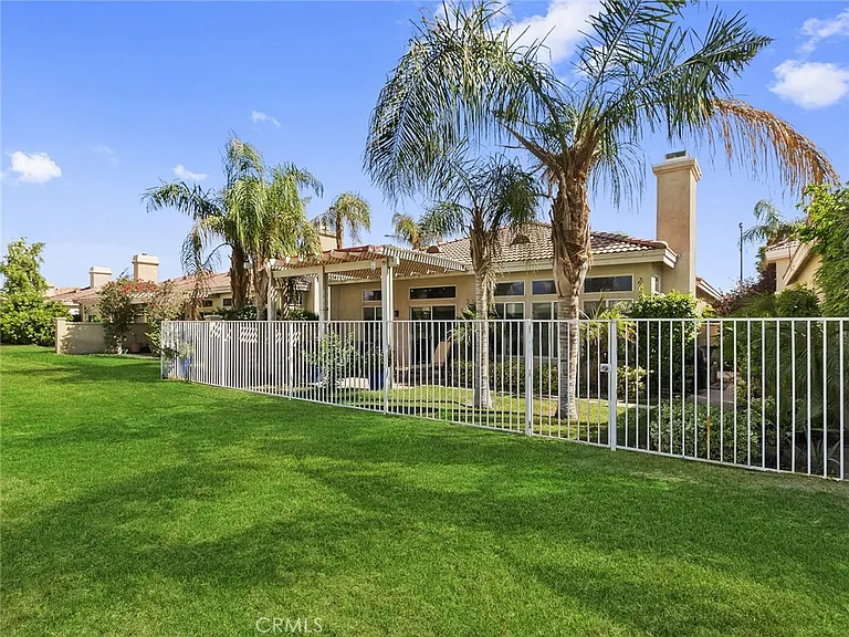 48957 Heifitz Dr — Photo 29
