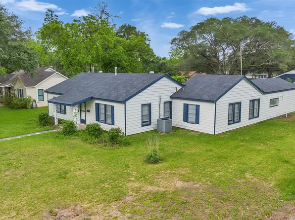 1300 Brazos St, Rosenberg, TX 77471