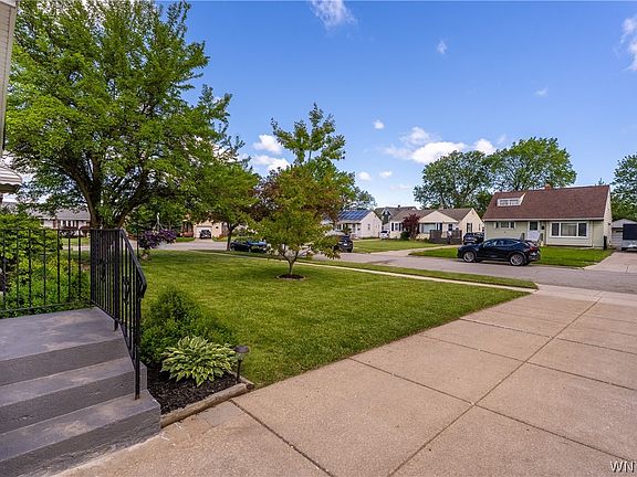 2nd image of 60 Ermann Dr