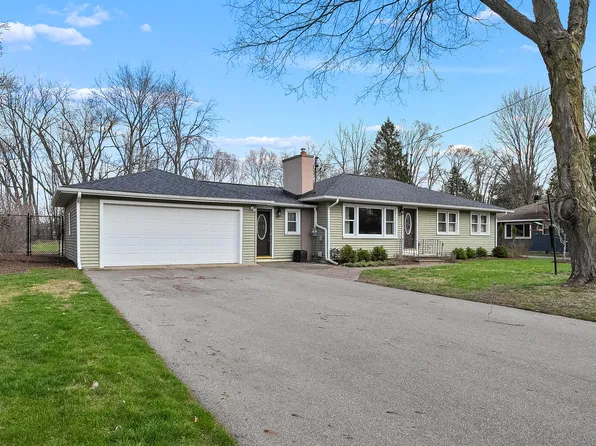 3878 Jennings Dr, Kalamazoo, MI 49048
