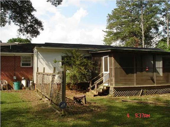 2nd image of 23 Elaine Cir