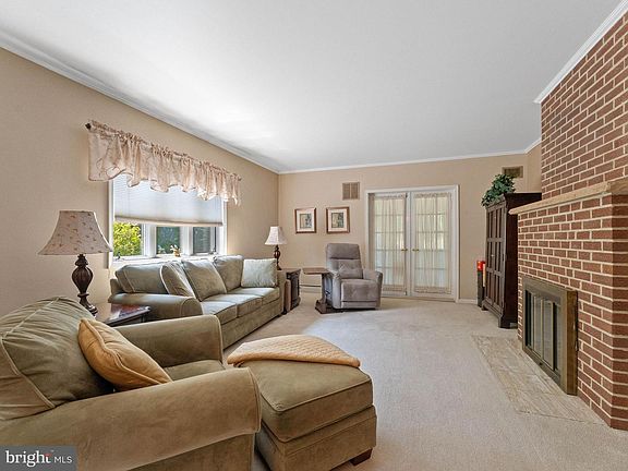 4th image of 53 S New Middletown Rd