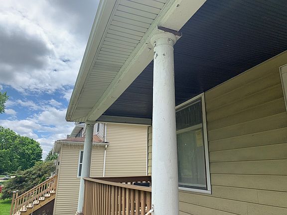 3rd image of 302 S 2nd Ave
