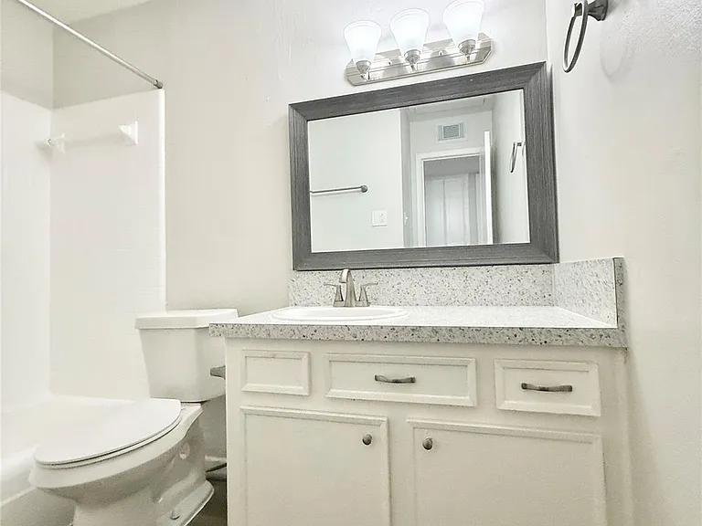 321 E Cedar St #9 — Photo 17