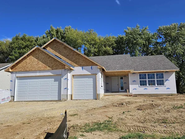 432 Live Oak Ln, Poplar Grove, IL 61065