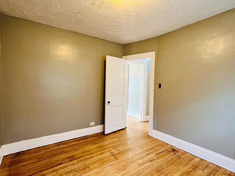 3542 W 119th St #2 — Photo 9