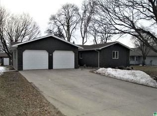 310 N Rutledge St, Paullina, IA 51046