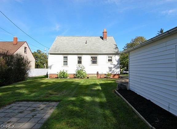 3rd image of 4836 Summer Ln