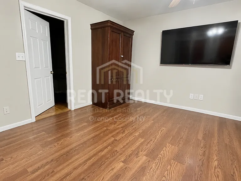 72 Franklin Ave — Photo 6