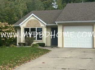 1528 Flagstone Dr, Fort Wayne, IN 46815