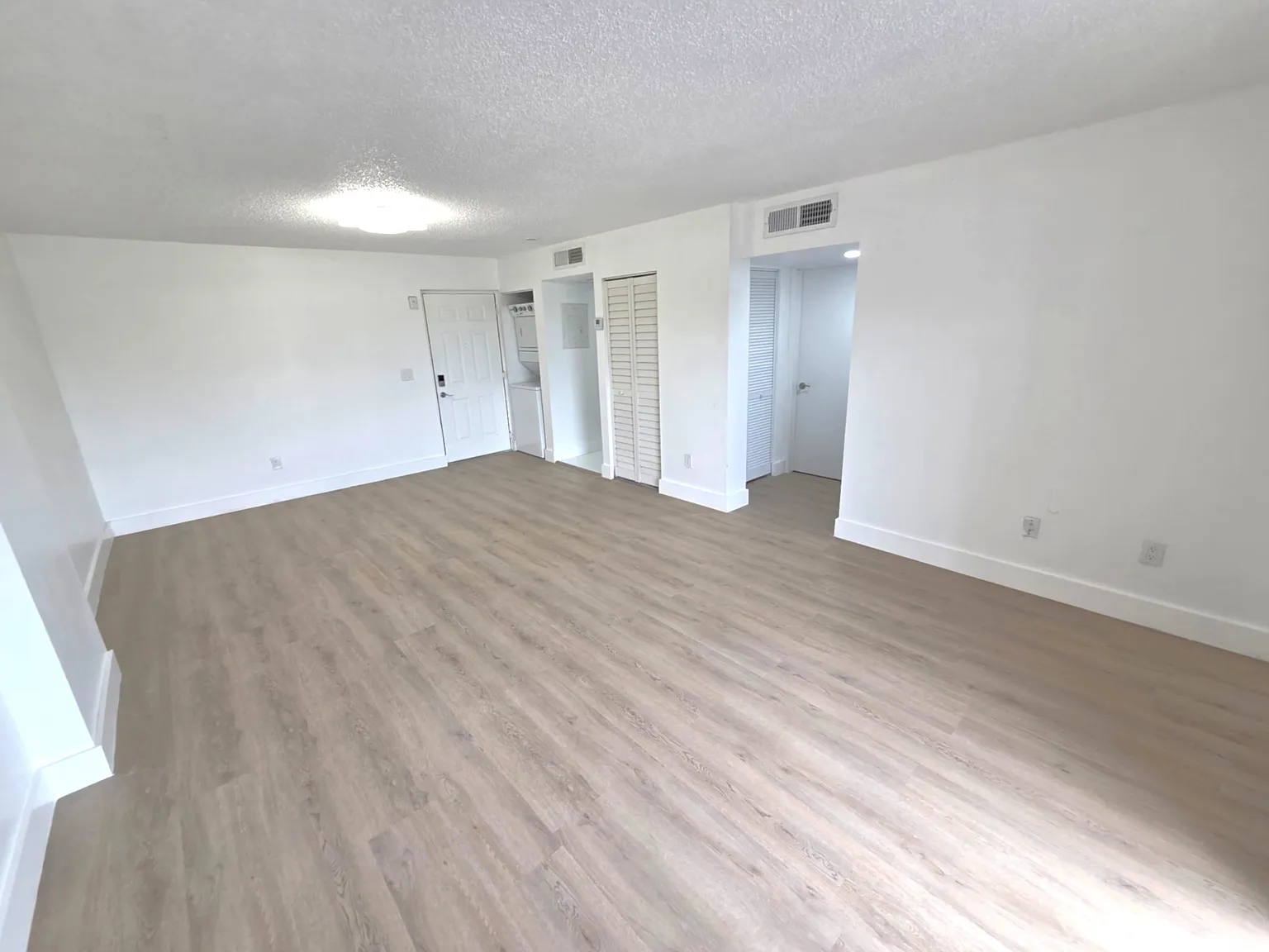 1 bed, 760 sqft, $1,800 — Photo 4