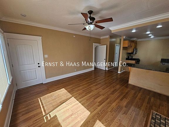 3rd image of 4035 E Livingston Dr APT 4