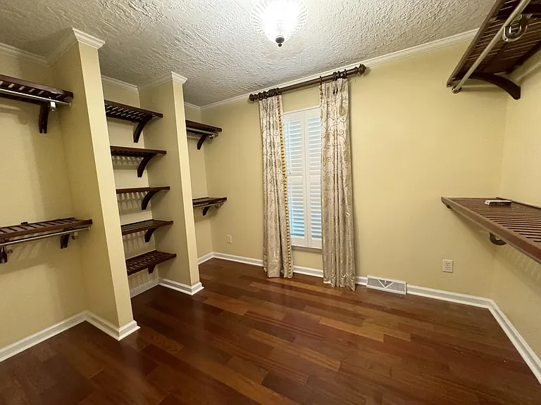 8839 Kings Tree Rd — Photo 6