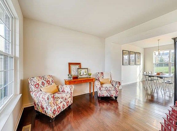 5th image of 9034 Clinnin Ln