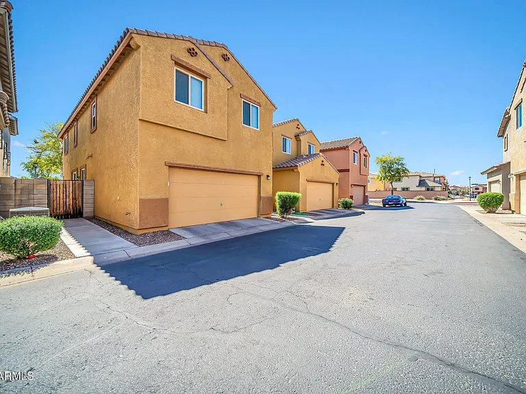7770 W Alvarado Rd — Photo 31